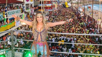 Claudia Leitte muda letra de 'Caranguejo' para não citar Iemanjá